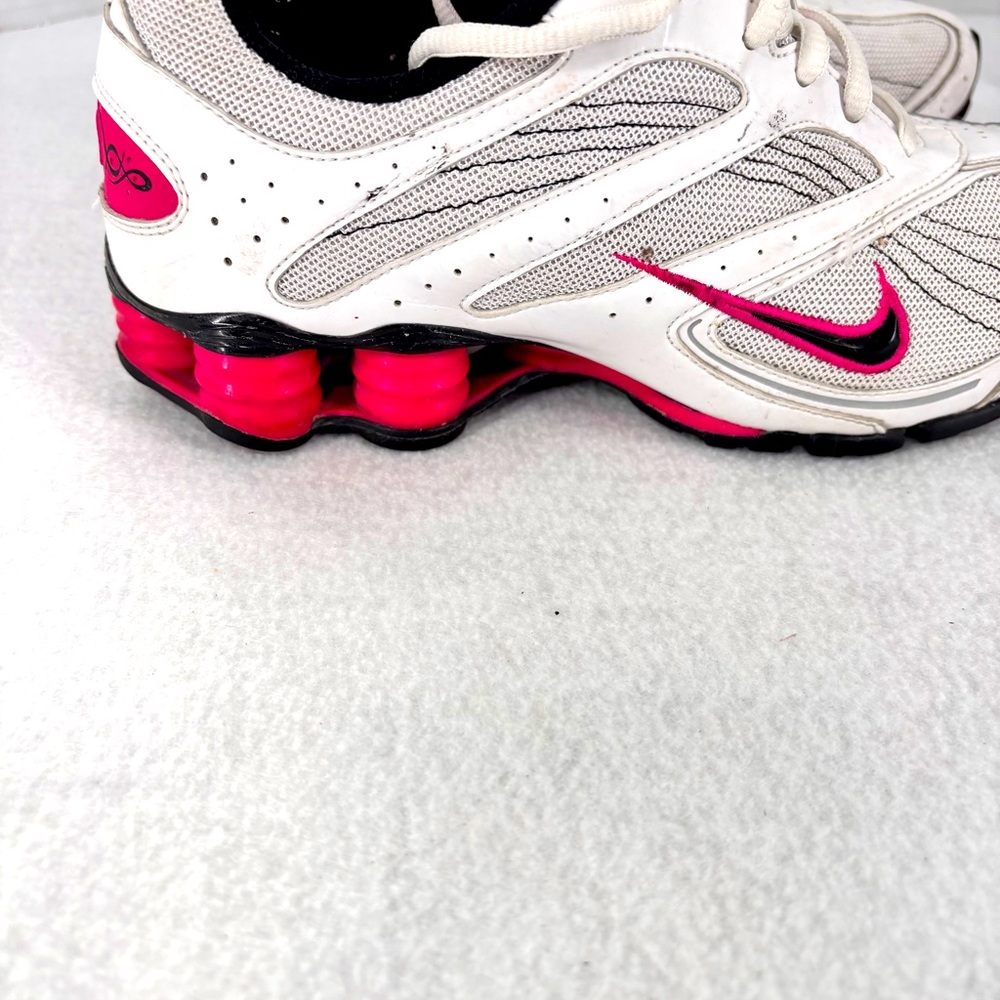 Nike Womens Shox Reveal II - 327031 101 - White / Black - Pink Blast - Size: 8